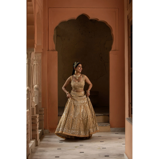 Unconventional Jewellery Options for Your Ivory and Gold Lehenga Set
